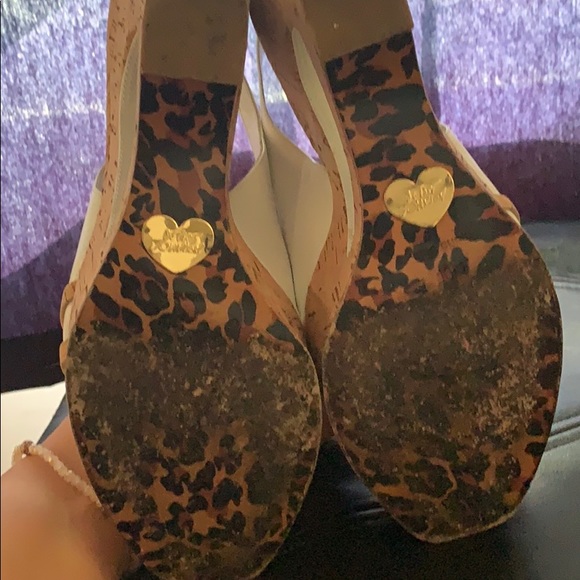 Betsey Johnson white wedges - Picture 5 of 6